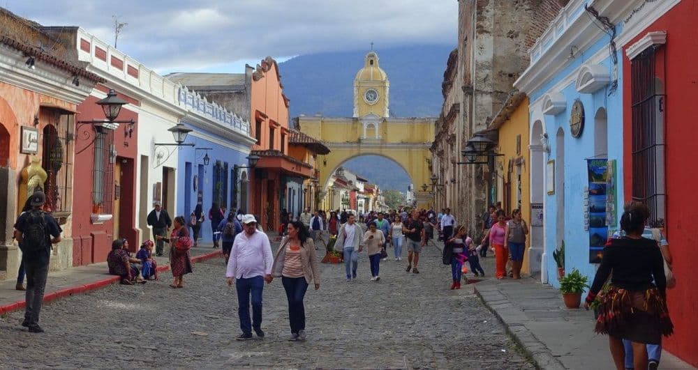 Antigua Guatemala : la "Quinta Avenida" un dimanche ©Mathilde Arnod