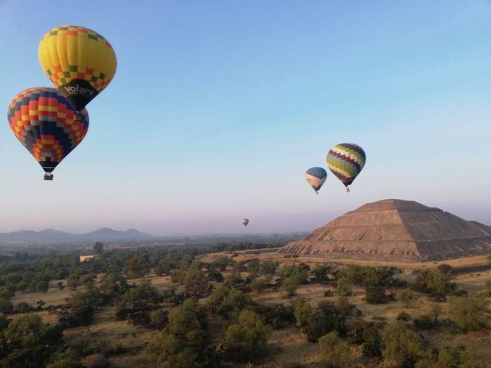 Vol en montgolfière au-dessus des ruines de Teotihuacan