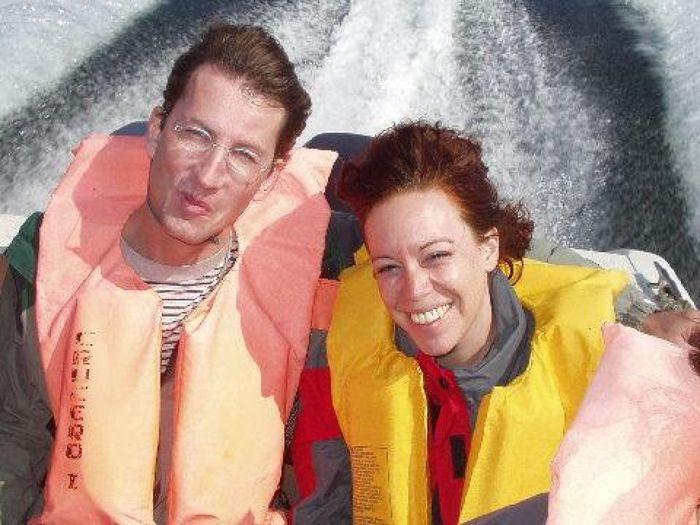Carola und Frank im Speedboot