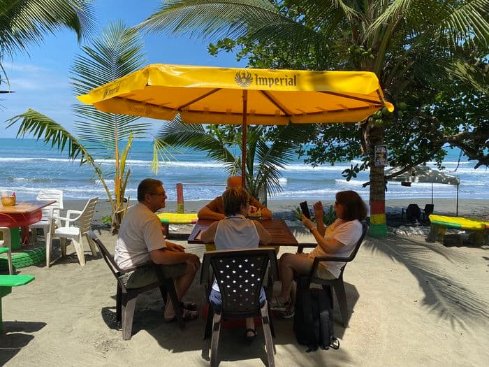 Almuerzo frente al mar